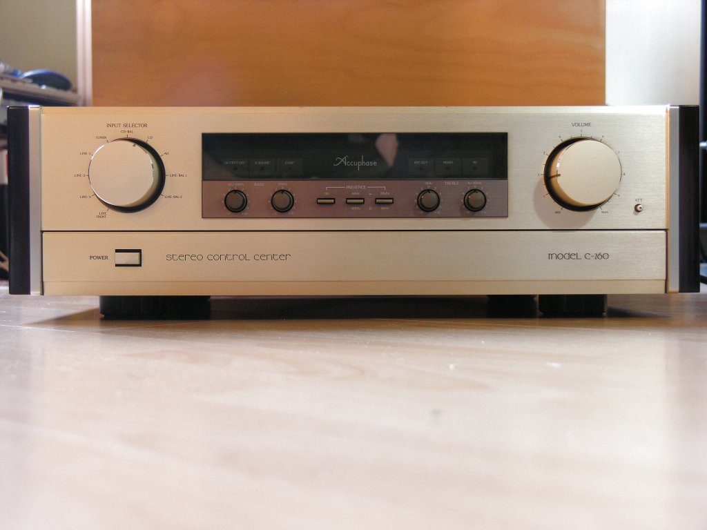 Accuphase C-260